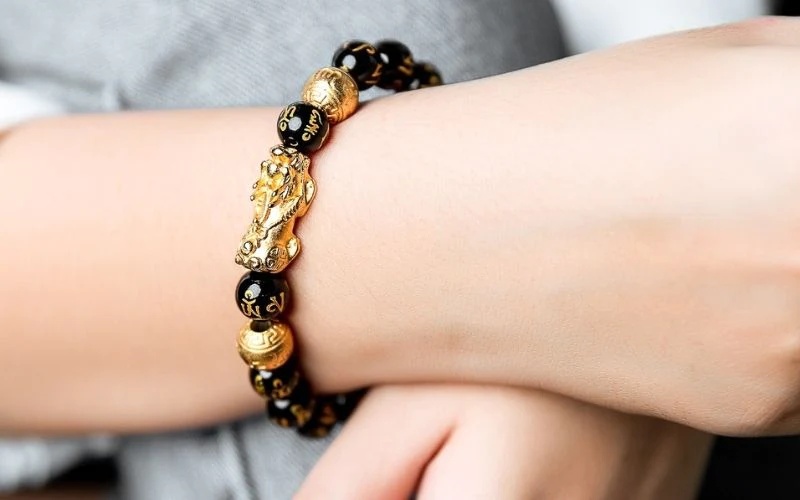 Top 6 notes helping wearing feng shui bracelet correctly