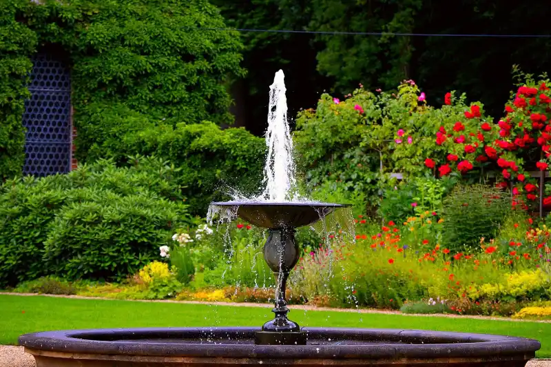 Types of water fountains and their impacts