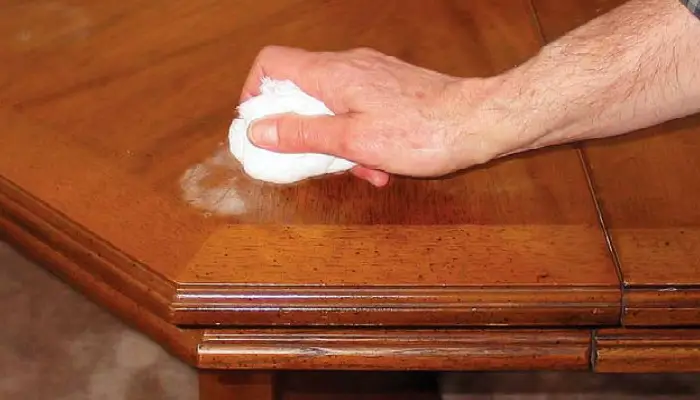 Ways of Eradicating Stains from Wooden Furniture